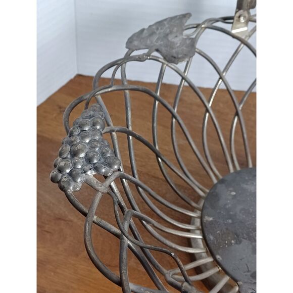 Pair Metal Grapes and Leaves Godinger Silver Plate Bridal Baskets Fruit Baskets - Picture 12 of 16